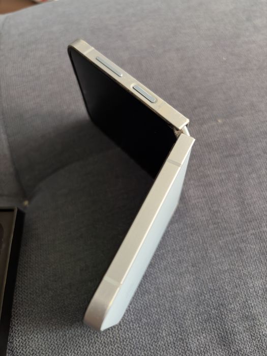 Samsung galazy flip 6