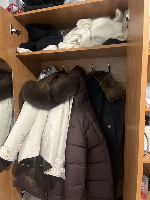 Шкаф двухдверный с этажеркой