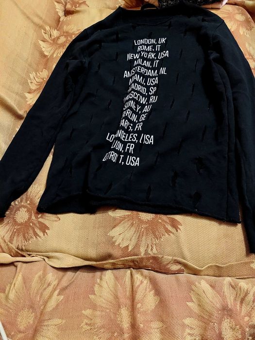 Продавам дамски  блузи и фланели