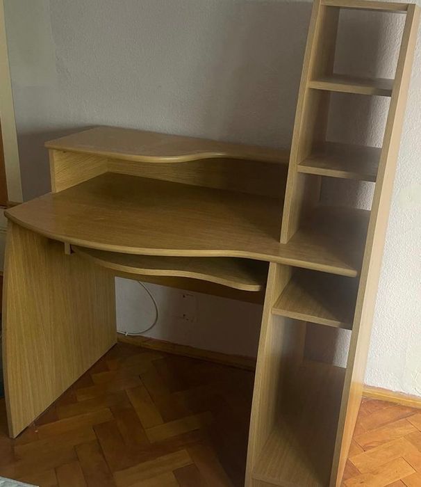 Masa de birou în stare perfectă