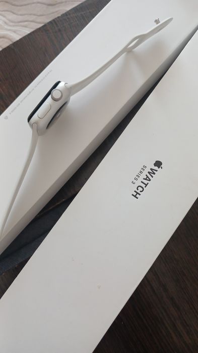 Продам apple watch series 3