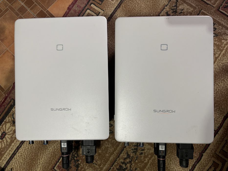 Invertoare panouri fotovoltaice