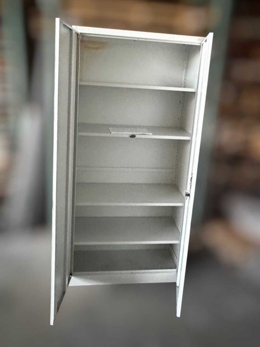 Метален шкаф с четири рафта