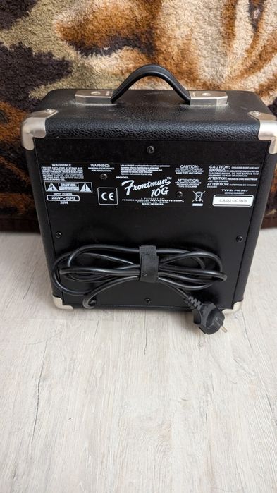 Комбо усилитель frontman 10g