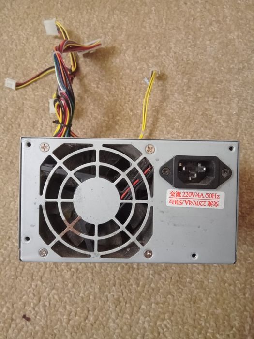 Компьютерный блок питания, кулер.
