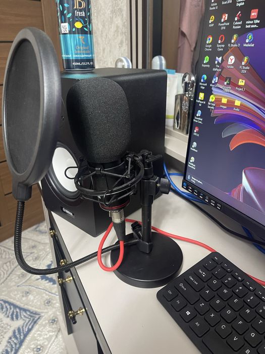 Studio uchun Focusrite 2i2 3 avlod sotiladi mikrafon naushnik xlr kabe
