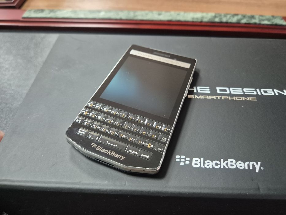 Продам Blackberry 9983