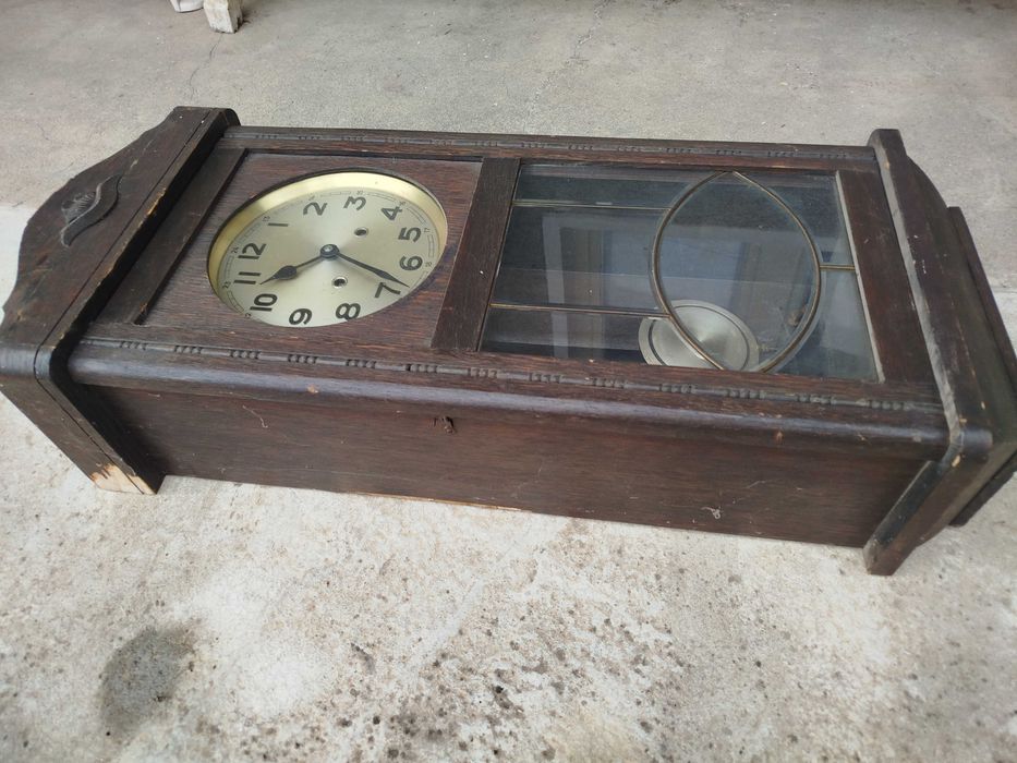 Стар стенен часовник