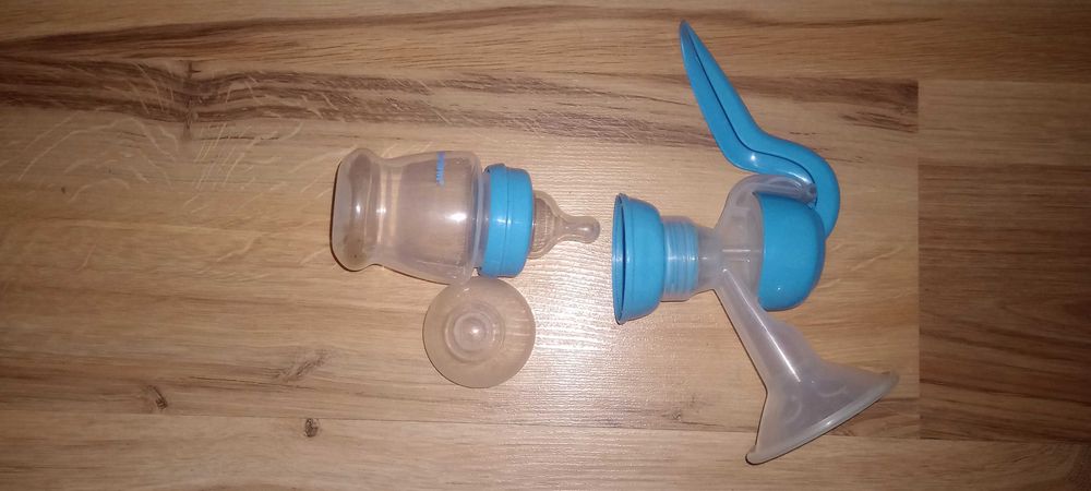 Продавам ръчна помпа закърма