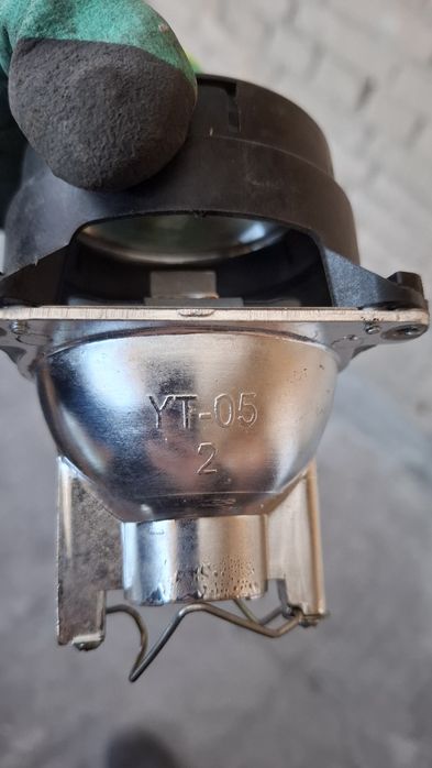 Продам 2 линзы на Geely sc7