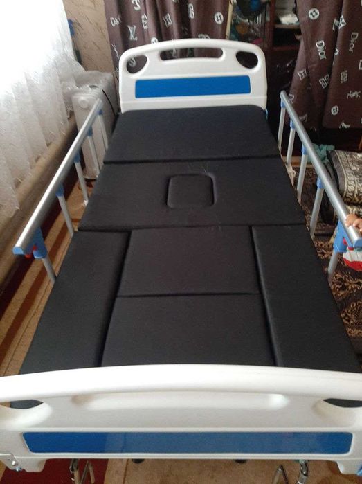 Медициинская кровать для  лежачих больных