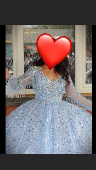 Роклята се продава носена е за 3 часа