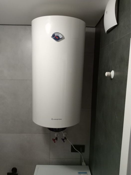 Продаётся водонагреватель б/у (подлежит ремонту)