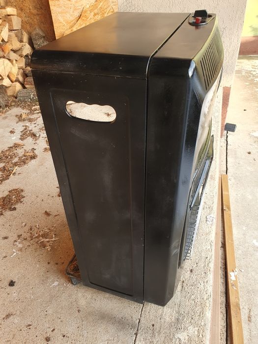 Vând convector de gaz ,si Calorifer  de ulei!