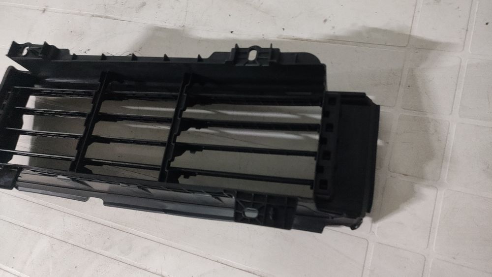 Grila activa , volet Dacia jogger 1.6 hibrid cod 214F67001R
