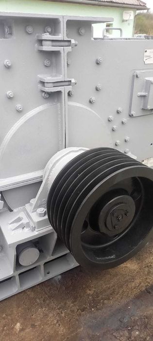 Concasor piatra cu ciocane.