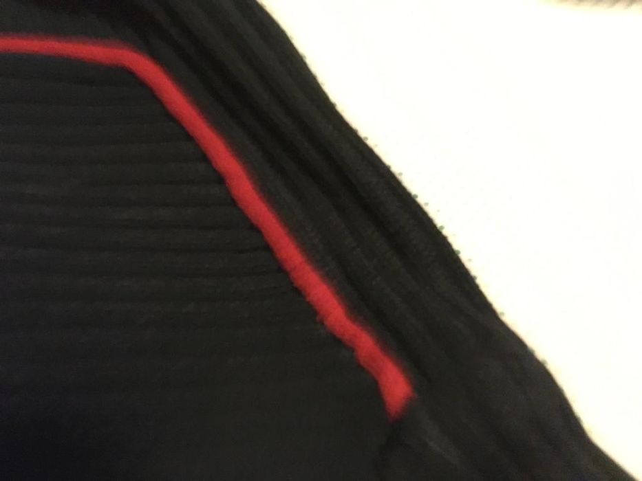 Продам кофту на замке