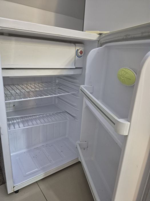 Продам мини бар холодильник