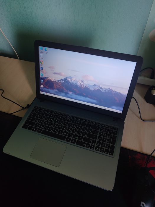 Ноутбук ASUS X540LA - Core i3, SSD 128 ГБ, новый аккумулятор
