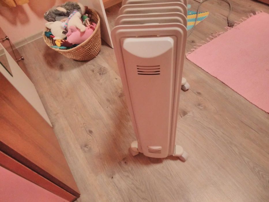 маслен радиатор Делонги 2500w