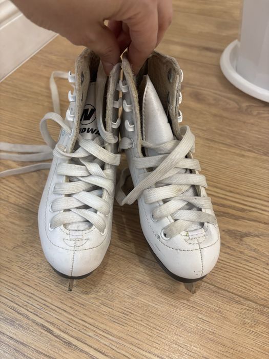 Коньки детские продам