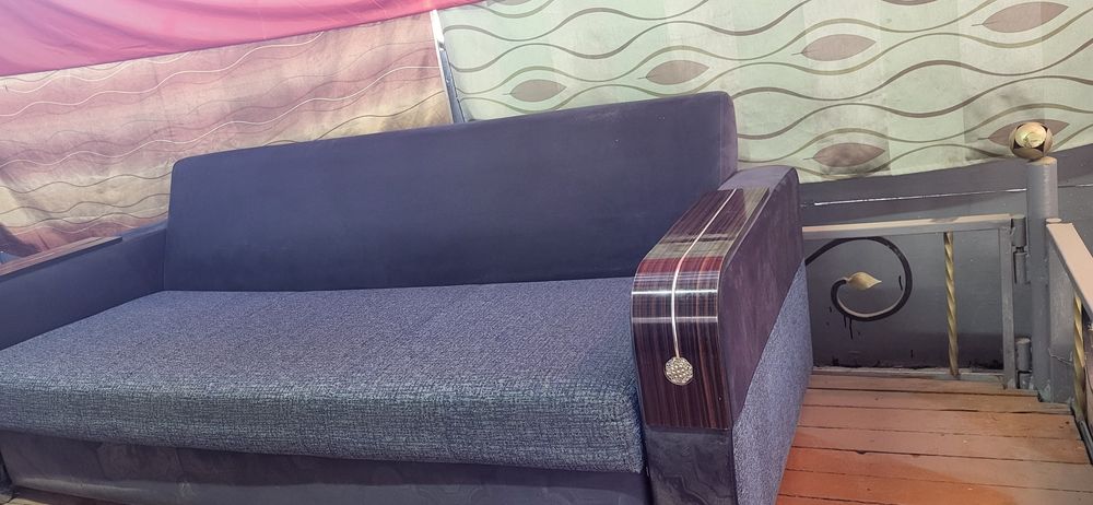 Продам диван в хорошем состоянии