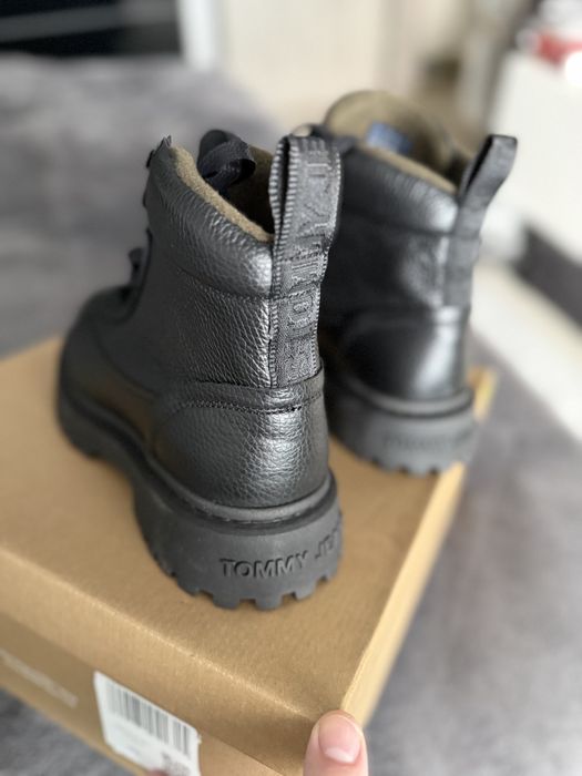 Tommy Jeans LaceUp bocanci/ghete  din piele neagra marime  40 noi