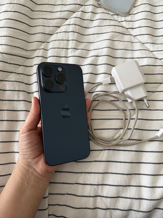 Продаю Iphon 15 pro 256gb