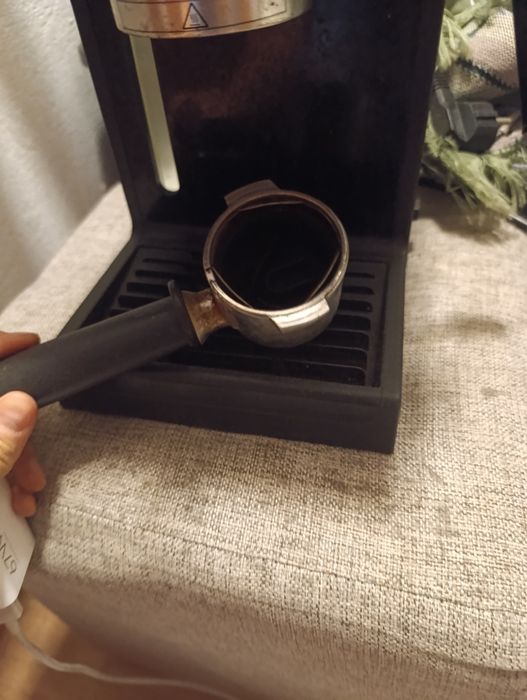 Продам кофе машину Delonghi