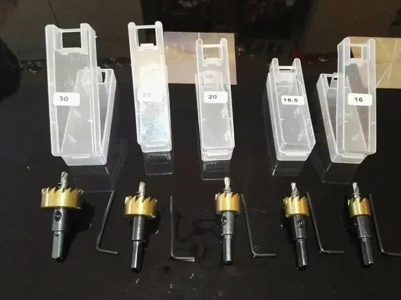 Боркорони комплект Ф16; Ф18,5; Ф20; Ф25; Ф30 за метал, бор корона