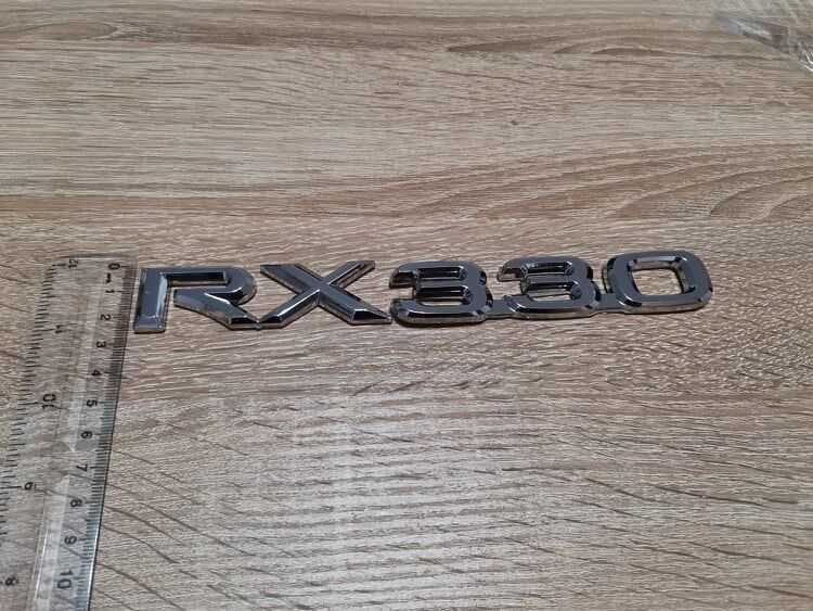 сребрист надпис Lexus RX 330