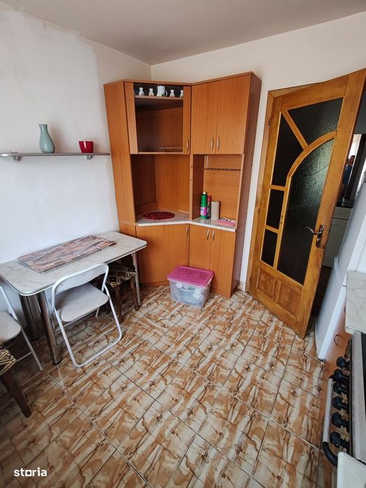 Apartament 3 camere, etaj 3 din 4