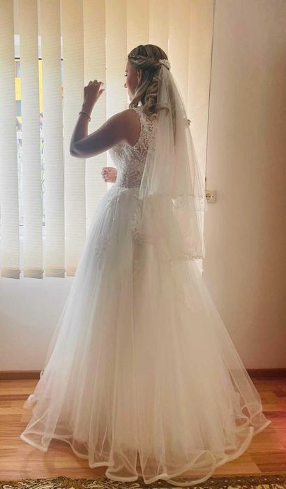 Vand rochie de mireasa Lavy Design , model A line - stare foarte buna.