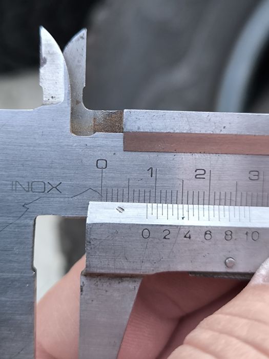 Два броя зимни гуми 215/65/R16