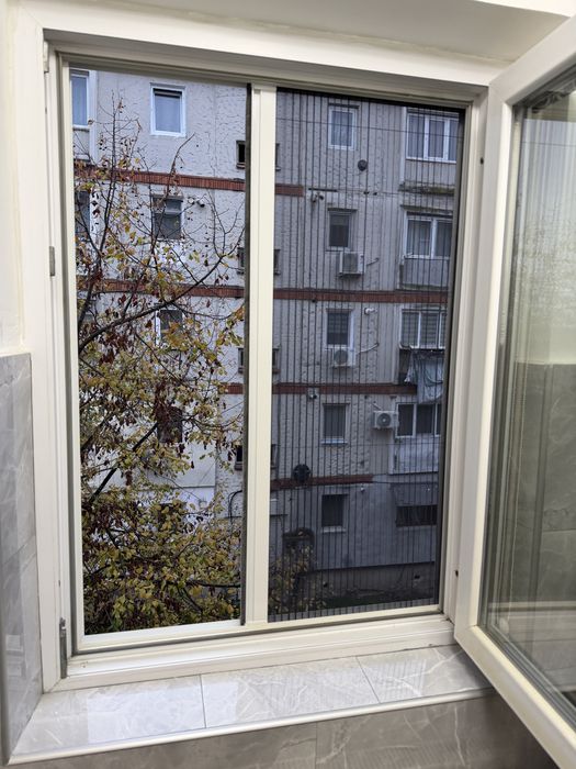 Plase de insecte tip plisse