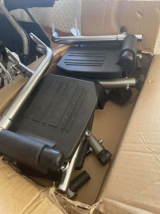 Инвалидна количка BB до 125 кг. И тоалетна за трудноподвижни.