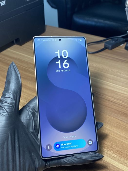 Samsung Galaxy s25 ultra • 512 GB • Black