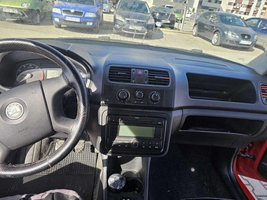 Vând skoda fabia 1.2