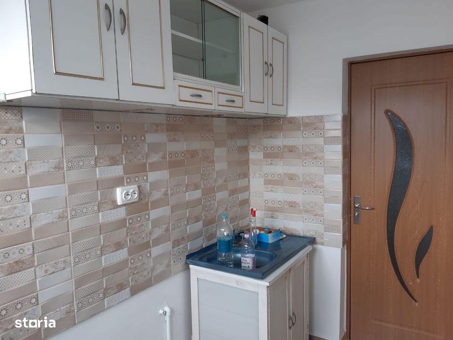 De inchiriat apartament cu 2 camere si balcon, renovat,mobilat 1100lei