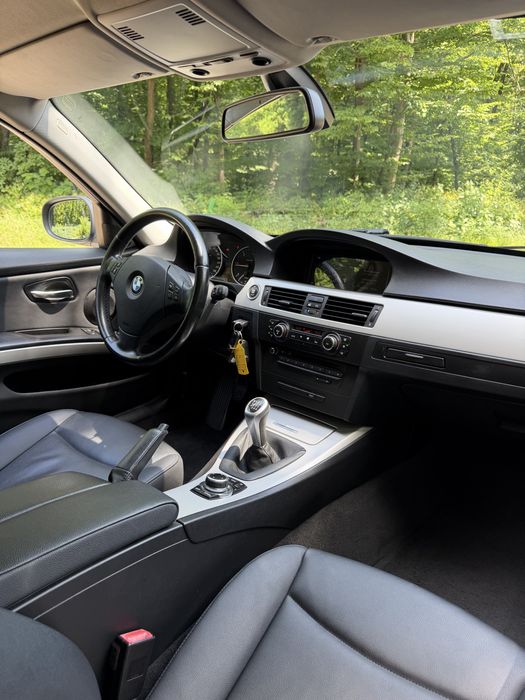 BMW 3 Series 2011 — imagine 5