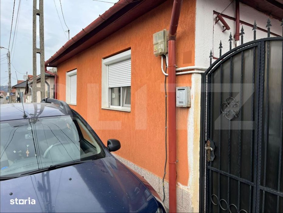 Vand casa in Oradea, intr-o zona linistita, aproape de centru comercia