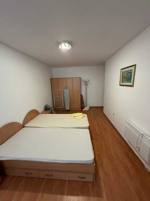 Тристаен апартамент с гараж до ВМИ