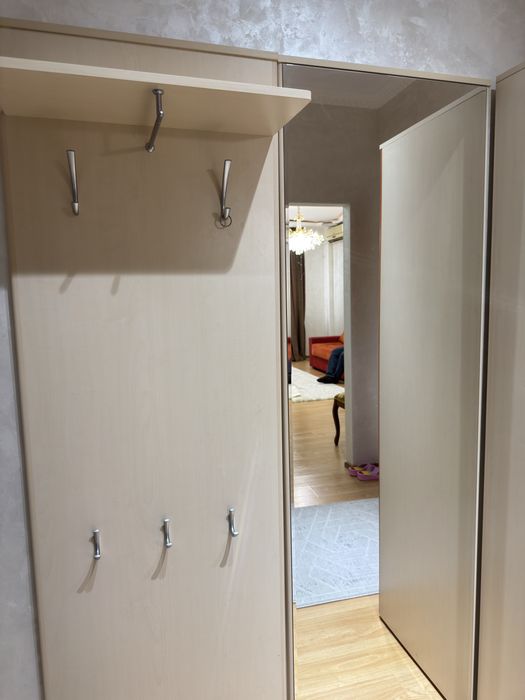 Продается шкаф для прихожей