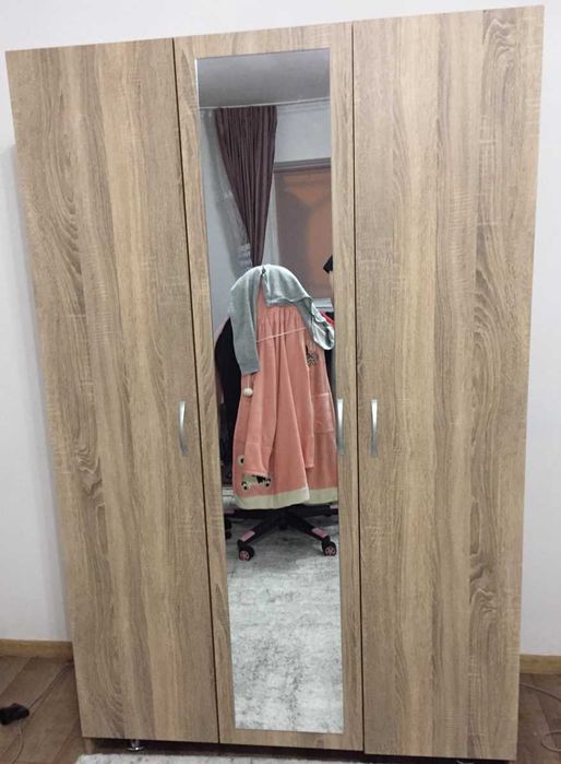 Dulap sonoma pentru dormitor cu dimensiunile 120x52.5x191 cm