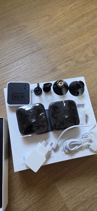 2 x Blink outdoor camera + hub