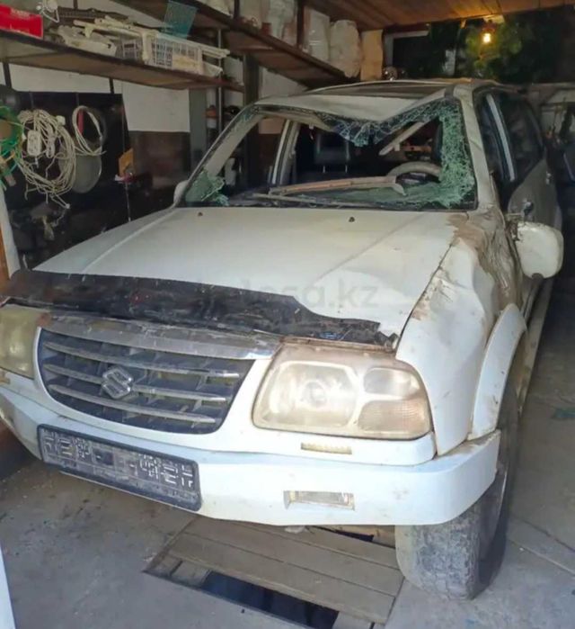 Suzuki grand vitara XL 7 2001 гв