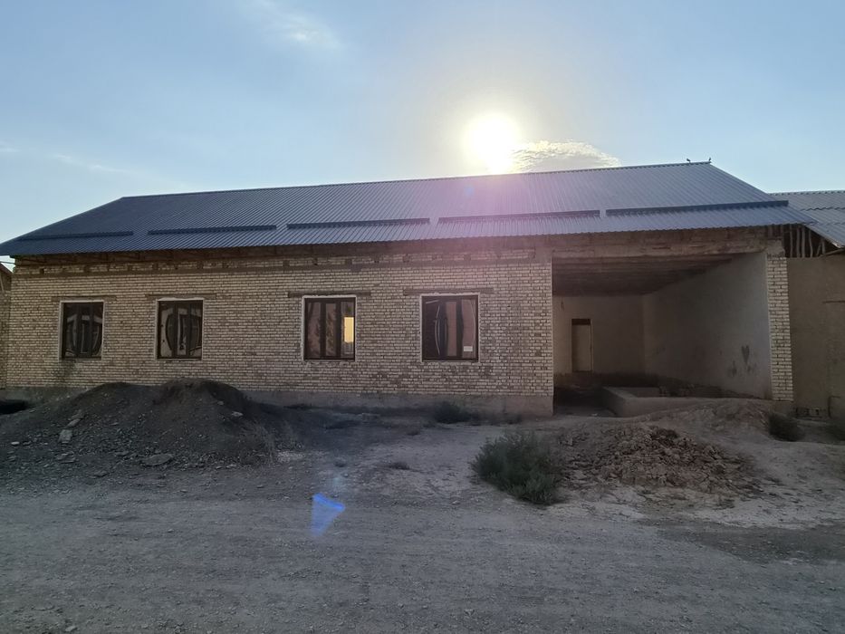 Sotiladi . Zolotinkada uchastka