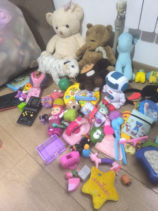 Продам пакет игрушки для девочки