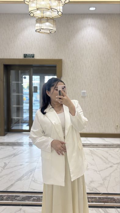 Юбка атласный молочный