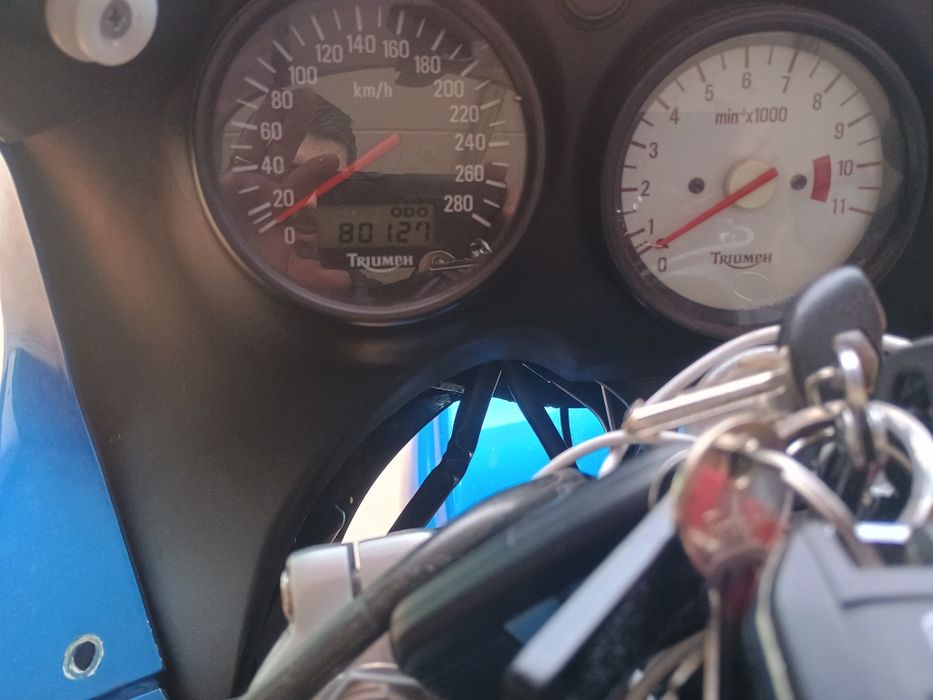 Triumph sprint 955ie 2003